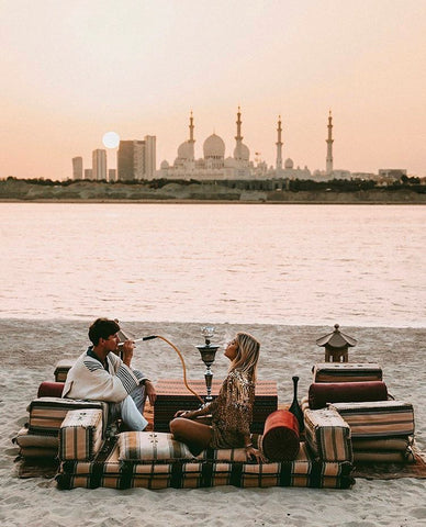 How hookahs are smoked in the East: Traditions and peculiarities